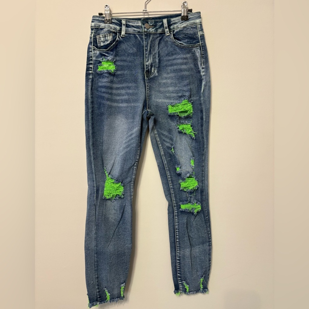 Denim Jean w/ Distressed Green Fray M